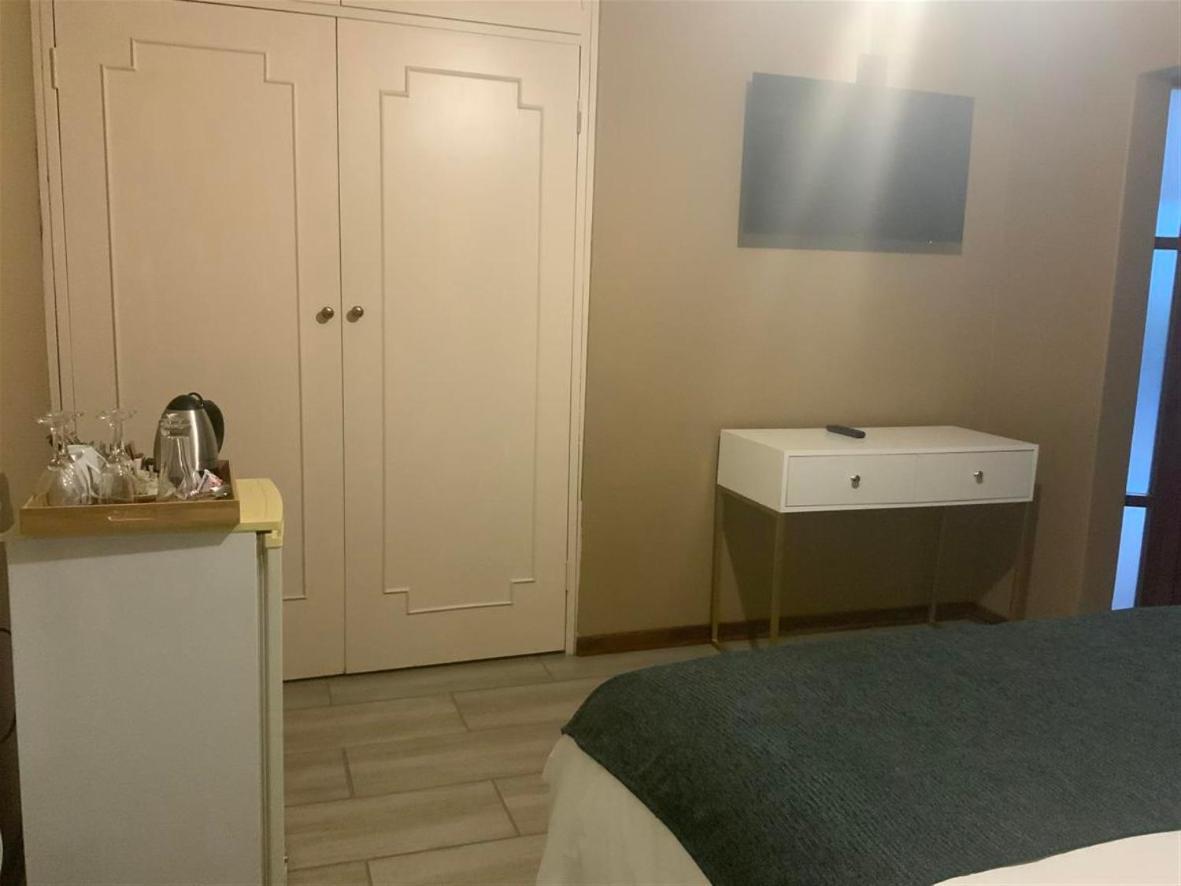 Marina Views Guesthouse Hartbeespoort Luaran gambar
