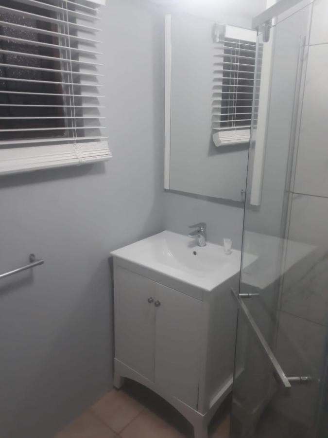 Marina Views Guesthouse Hartbeespoort Luaran gambar