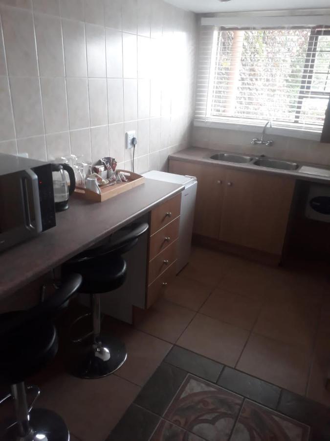 Marina Views Guesthouse Hartbeespoort Luaran gambar