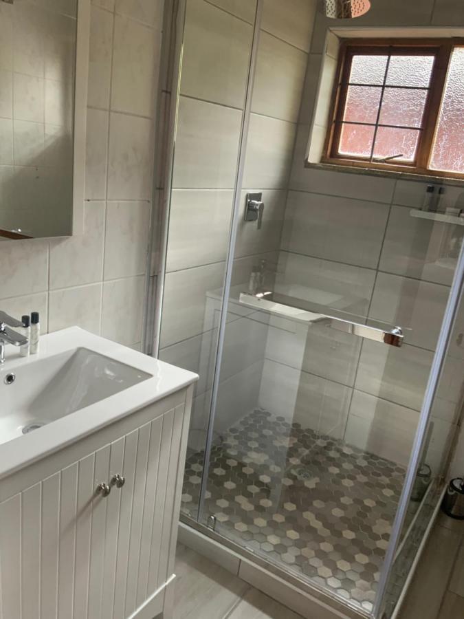 Marina Views Guesthouse Hartbeespoort Luaran gambar